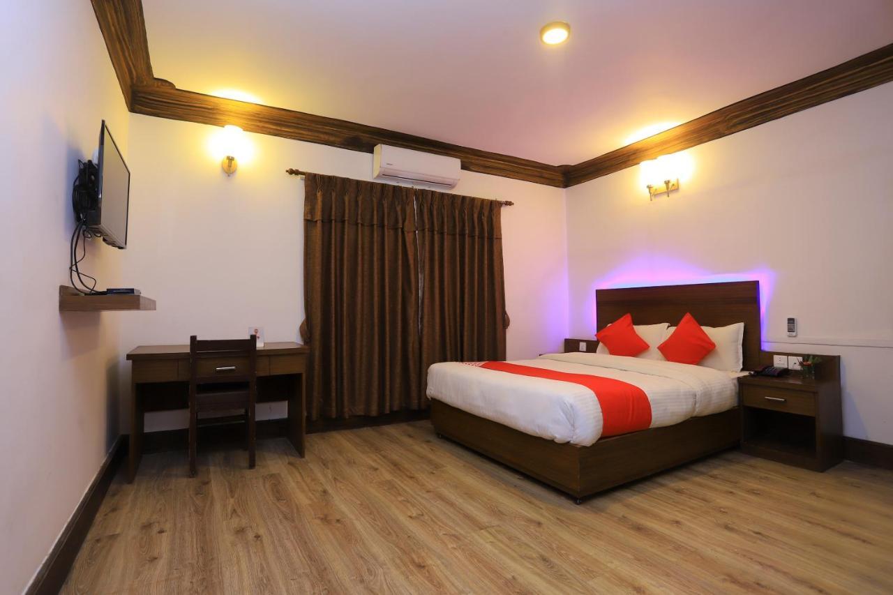 Oyo 591 Hotel Blue Moon Dharampur Exterior photo